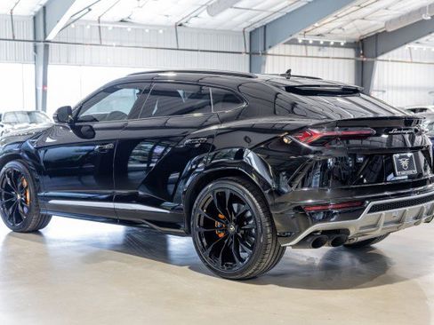 Used 2019 Lamborghini Urus image 4