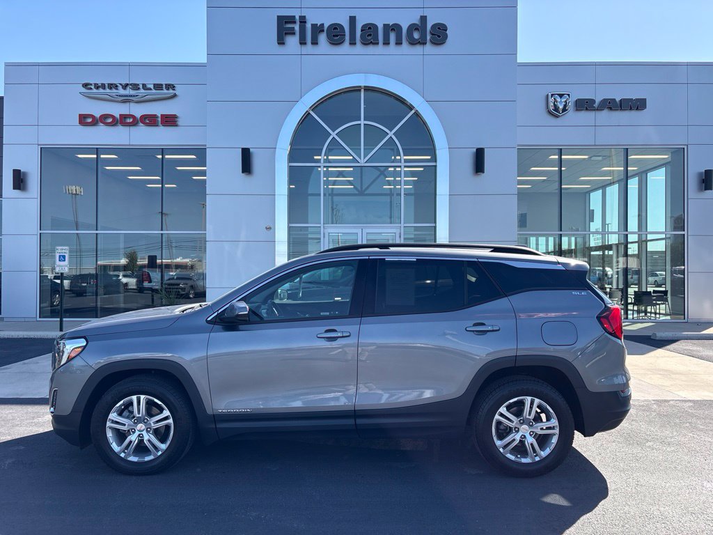 Used 2019 GMC Terrain SLE w/ Driver Convenience Package FWD image 2