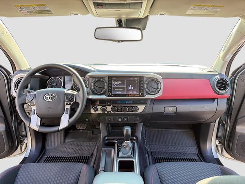 Certified 2023 Toyota Tacoma SR5 AWD/4WD image 3