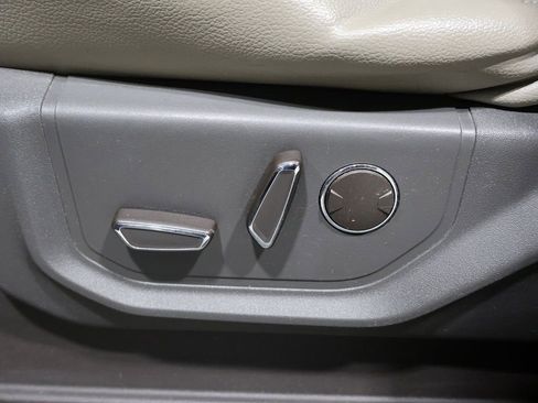 Used 2018 Ford Expedition Limited image 12