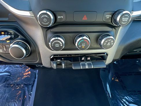 Used 2024 RAM 2500 Big Horn w/ Bed Utility Group image 33