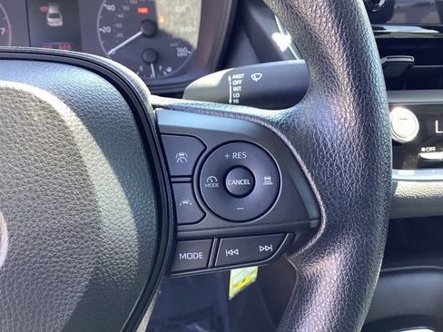 Used 2023 Toyota Corolla LE image 12