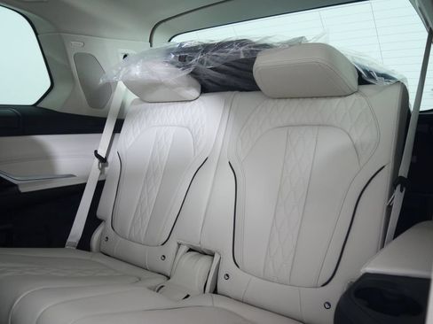 New 2027 BMW X7 xDrive40i AWD/4WD image 17