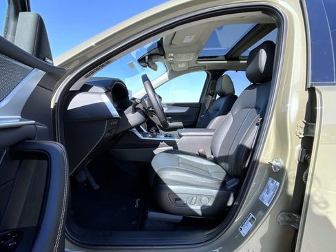 Certified 2025 MAZDA CX-70 Plug-In Hybrid w/ Premium Pkg AWD/4WD image 10