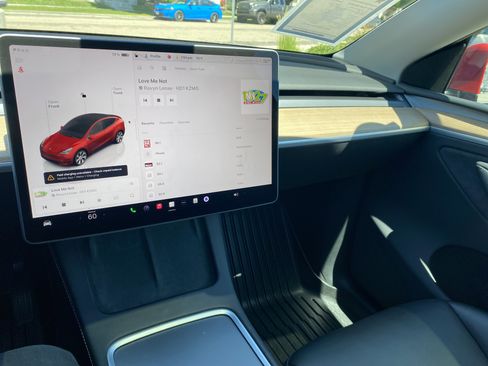 Used 2023 Tesla Model Y Long Range AWD/4WD image 13