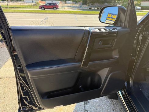 Used 2012 Toyota 4Runner Limited AWD/4WD image 9