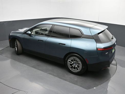 Used 2023 BMW iX xDrive50 w/ Ultimate Package 2 AWD/4WD image 40