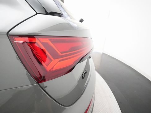 Used 2024 Audi Q5 e Prestige image 30