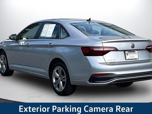 Used 2024 Volkswagen Jetta SE FWD image 8