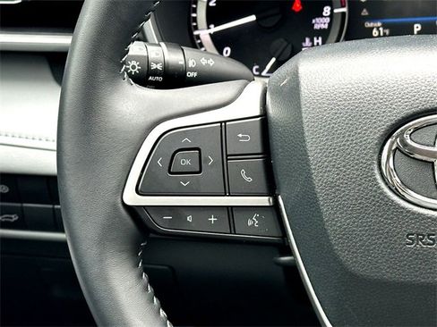 New 2025 Toyota Highlander XLE image 23