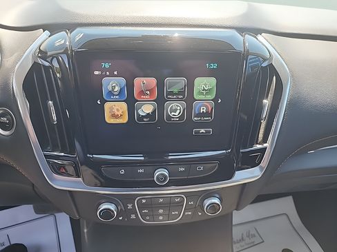 Used 2019 Chevrolet Traverse LT FWD image 17