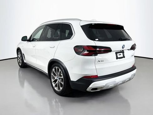 Used 2024 BMW X5 xDrive50e w/ Premium Package AWD/4WD image 5