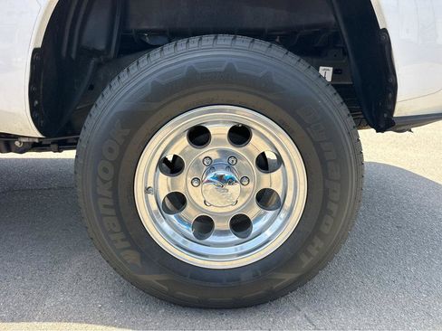 Used 2021 Toyota Tacoma SR RWD image 14