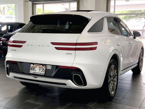 Used 2023 Genesis GV70 2.5T w/ Advanced Package image 11