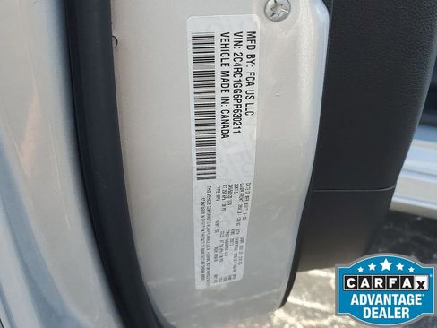 Used 2023 Chrysler Pacifica Limited w/ S Appearance Package image 48