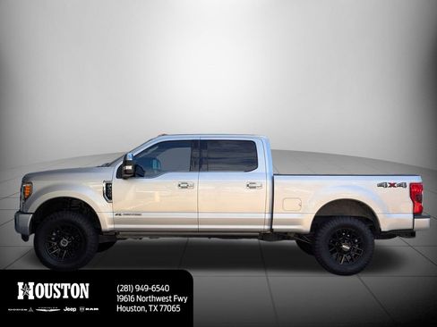 Used 2018 Ford F250 Platinum w/ Platinum Ultimate Package image 5