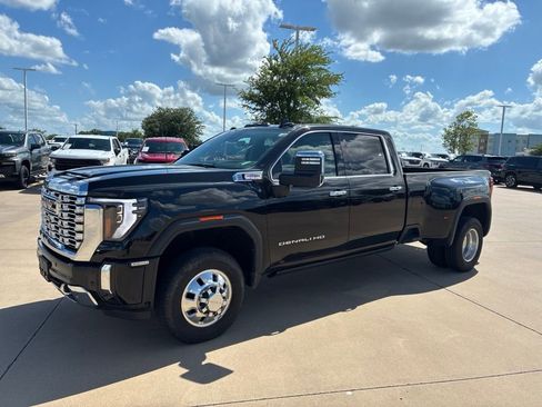 Used 2024 GMC Sierra 3500 Denali w/ Technology Package AWD/4WD image 1
