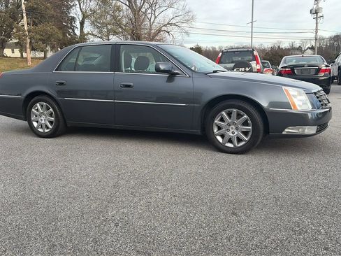 Used 2010 Cadillac DTS Premium image 10