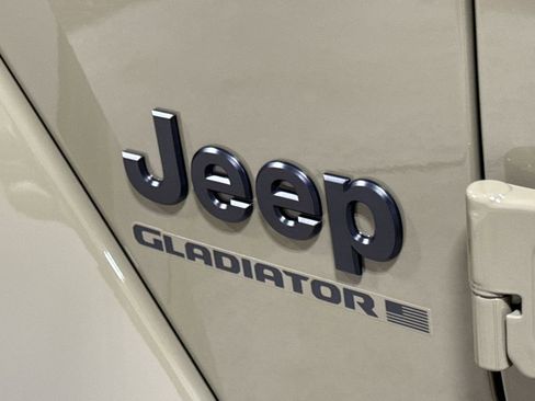 New 2026 Jeep Gladiator Sport AWD/4WD image 25