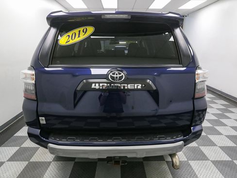 Used 2019 Toyota 4Runner TRD Off-Road AWD/4WD image 10