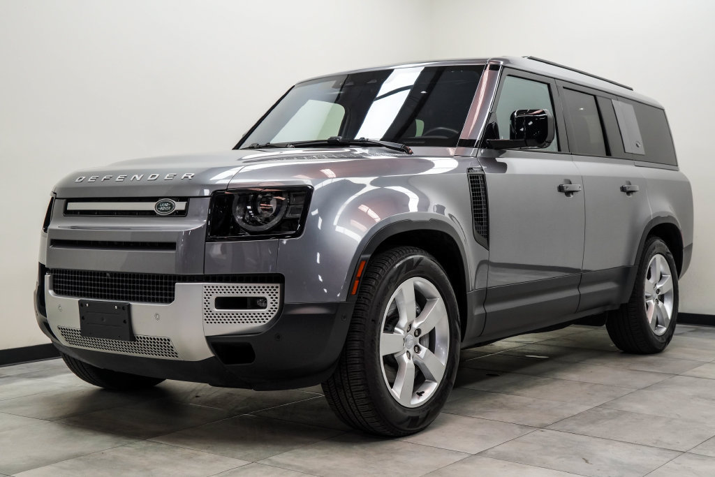 Used 2023 Land Rover Defender 130 SE AWD/4WD image 8