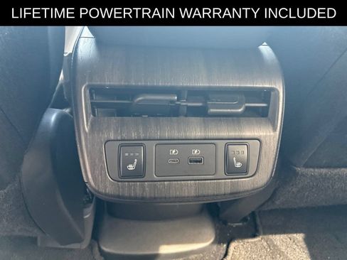 Used 2024 Nissan Ariya AWD image 12