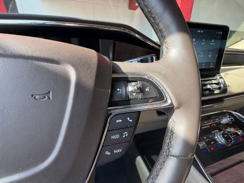Used 2020 Lincoln Navigator Reserve w/ Equipment Group 208A Reserve AWD/4WD image 18