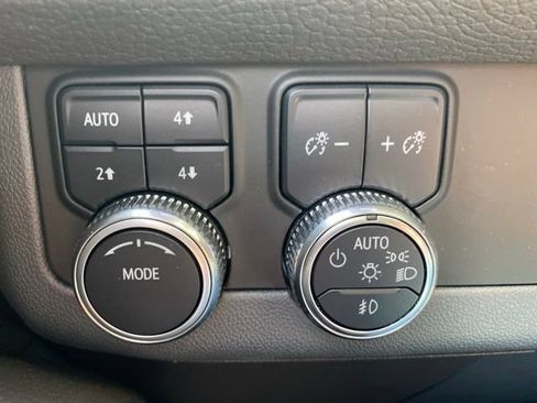Used 2022 GMC Yukon Denali AWD/4WD image 19
