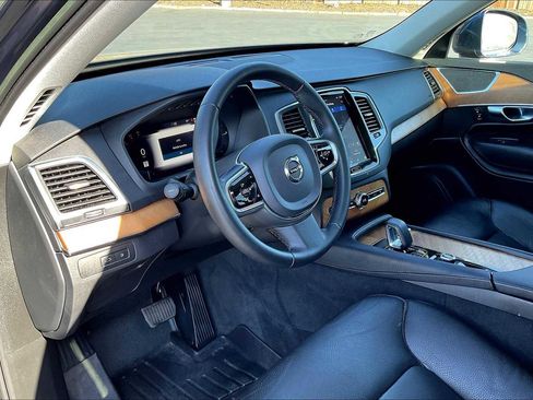 Used 2023 Volvo XC90 T8 Core image 17