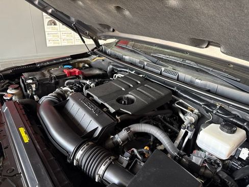 Used 2024 Nissan Frontier SV w/ Technology Package RWD image 28