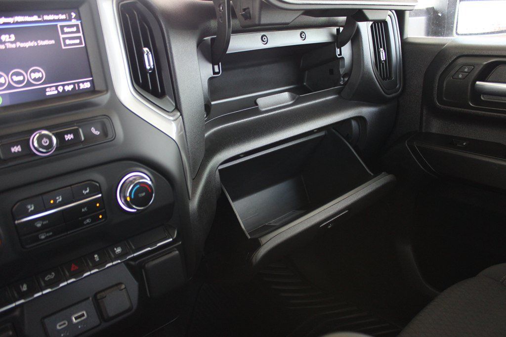 Used 2025 Chevrolet Silverado 2500 Custom w/ Custom Convenience Package AWD/4WD image 29