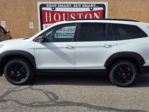 Used 2022 Honda Pilot TrailSport image 1