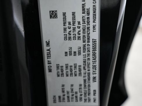 Used 2024 Tesla Model 3 Standard Range RWD image 26
