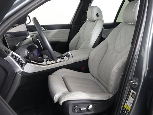 Used 2024 BMW X5 xDrive40i w/ Parking Assistance Package image 27