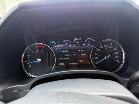 Used 2022 Ford F350 Platinum AWD/4WD image 9