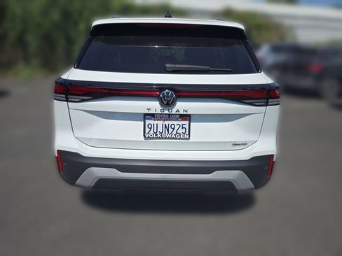 Used 2025 Volkswagen Tiguan S AWD/4WD image 10