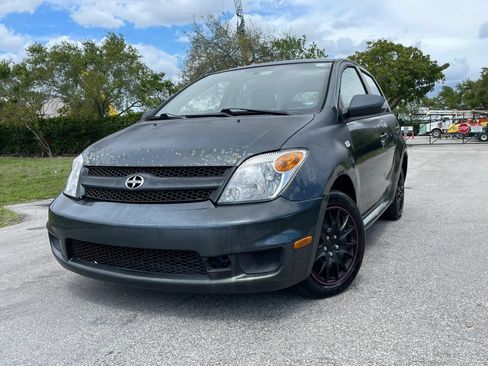 Used 2006 Scion xA FWD image 2