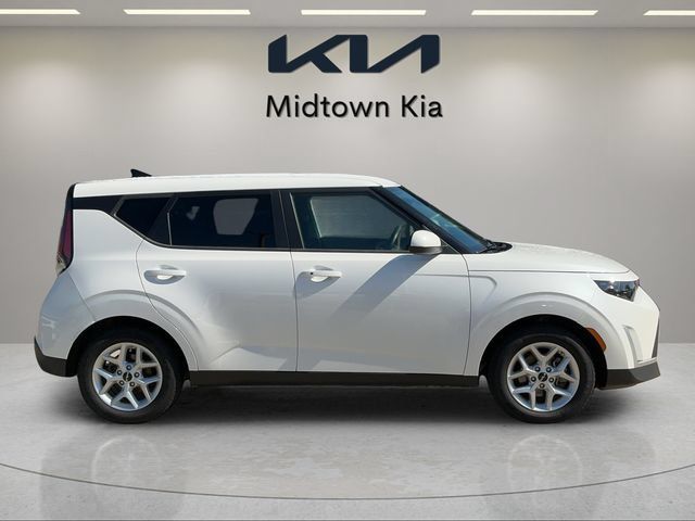 Used 2023 Kia Soul S FWD image 2