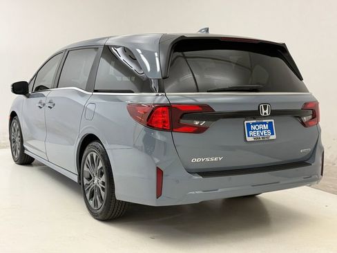 New 2026 Honda Odyssey Touring image 7