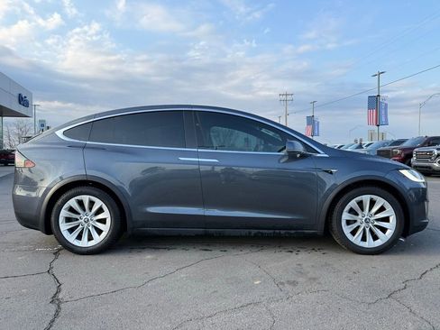 Used 2020 Tesla Model X Long Range image 9