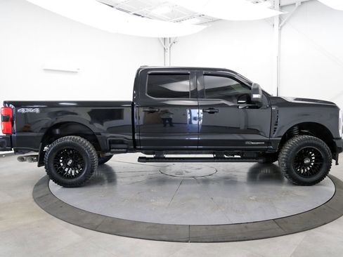 Used 2024 Ford F250 XLT w/ Black Appearance Package AWD/4WD image 8