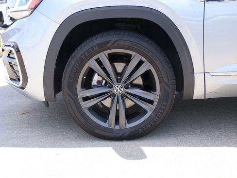 Used 2022 Volkswagen Atlas SEL R-Line AWD/4WD image 8