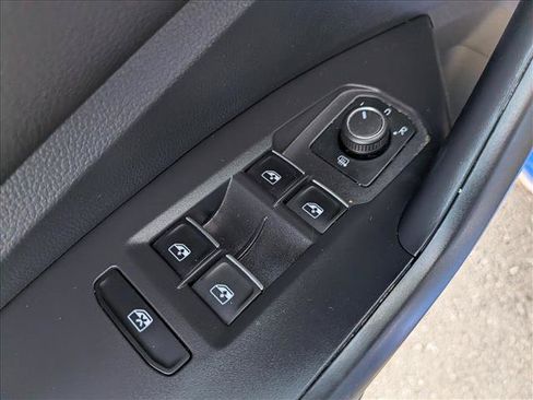 Certified 2024 Volkswagen Jetta SE w/ Panoramic Sunroof Package FWD image 25