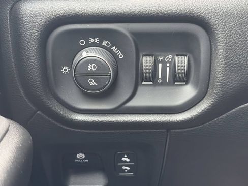 Used 2025 RAM 1500 Big Horn AWD/4WD image 21