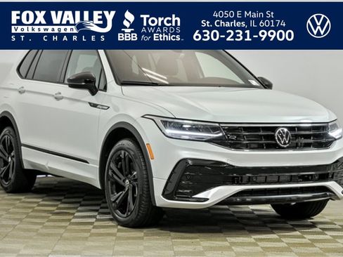 Certified 2024 Volkswagen Tiguan SE R-Line image 1
