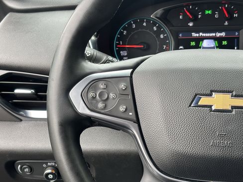 Used 2023 Chevrolet Traverse LT image 21