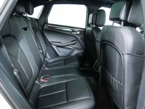 Certified 2021 Porsche Macan S AWD/4WD image 24