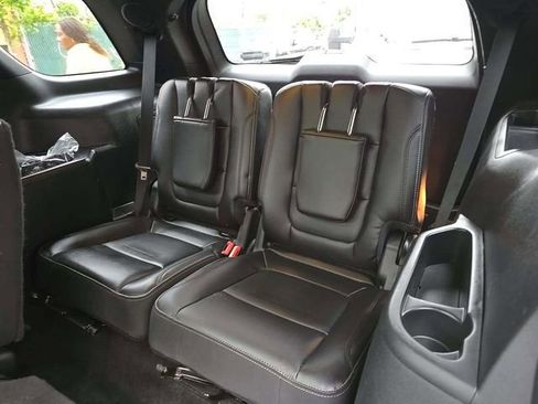 Used 2017 Ford Explorer Limited w/ Equipment Group 301A AWD/4WD image 10