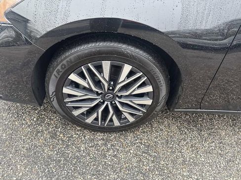 Used 2023 Nissan Altima 2.5 SV image 13