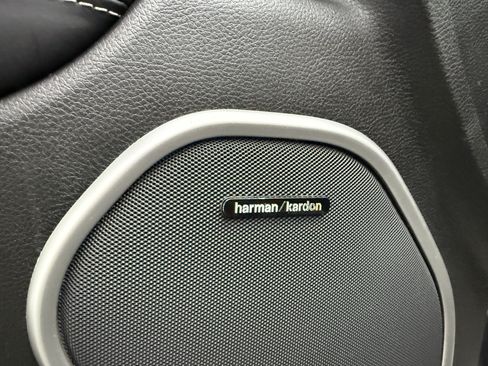 Used 2016 Jeep Grand Cherokee SRT AWD/4WD image 8